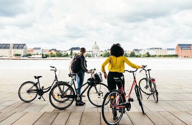 Copenhagen : Highlights Private Bike Tour