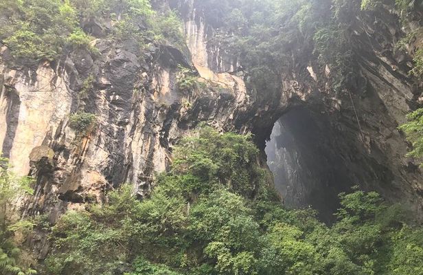 Guangzhou to Yingxi Corridor and Cave Fairland Private Day Tour