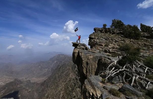 Private Overnight Jebel Shams Camping Tour