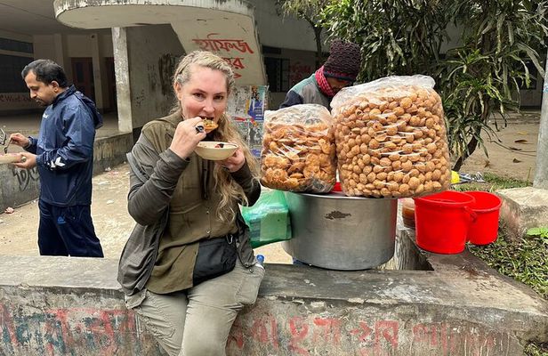 Food Tour in Dhaka : Taste the Best Foods of Dhaka