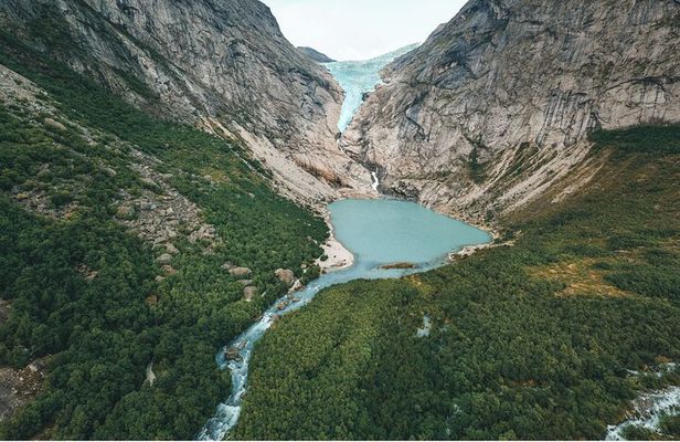 Olden 4 Hour Briksdal Glacier Tour in Briksdalsbreen