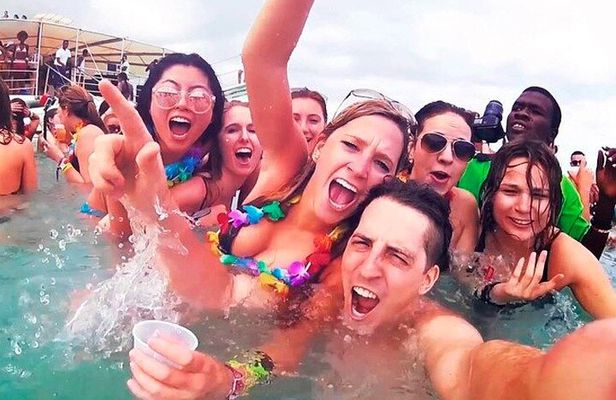 Party Boat in Punta Cana with Drinks and Transportation Included