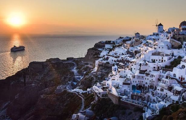 Traditional Villages & Ancient Akrotiri Private Tour