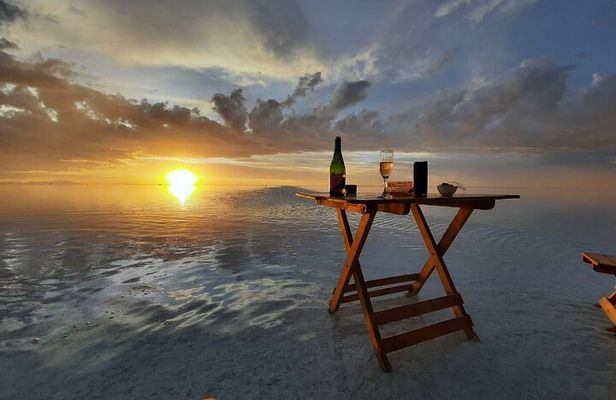 Luxury Uyuni Salt Flats 3D 2N Tour From La Paz by Air