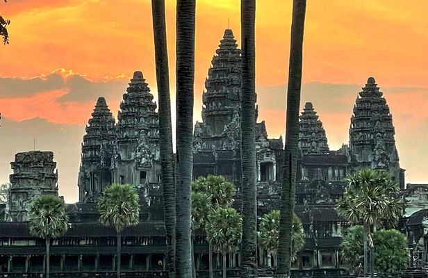 Sunrise in Angkor and Banteay Srei Private Tour