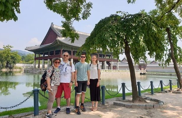 Seoul Private Custom Walking Tour with A Guide (Private Tour)