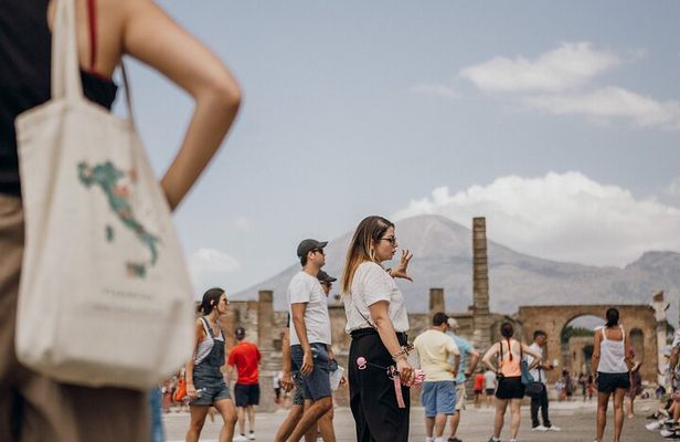 Complete Pompeii Skip the Line Tour with Archaeologist Guide