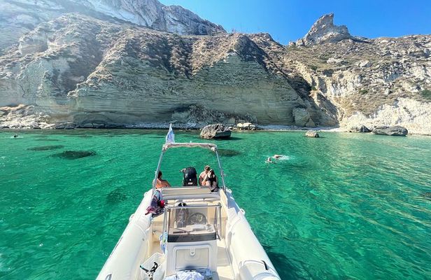 Boat Tour at Devil's Saddle: 4 Swim Stops, Snorkeling & Prosecco