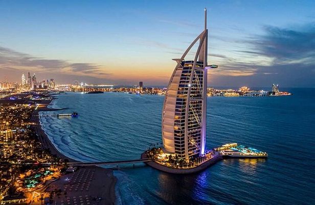 Guided Tour to Burj Al Arab with Optional Snack and Drinks