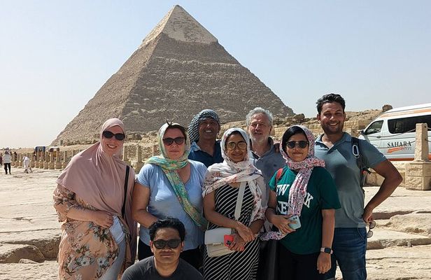 Private full day tour in Pyramids of Giza, Memphis and Saqqara