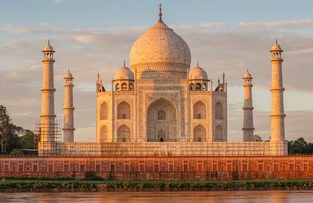 From Delhi: Sunrise Taj Mahal and Agra Fort Private Tour