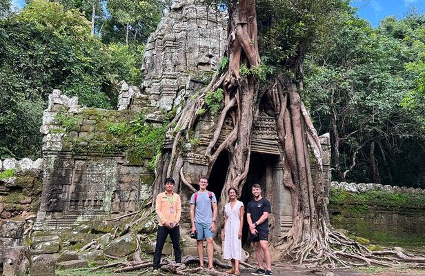 2-Day Angkor Wat Sunrise tour, Banteay Srei & Tonle Sap lake