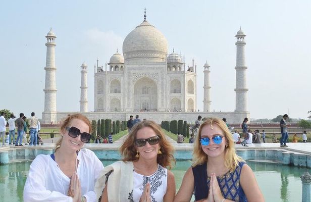 Private Taj Mahal and Agra Car Tour from Delhi with 5* Lunch