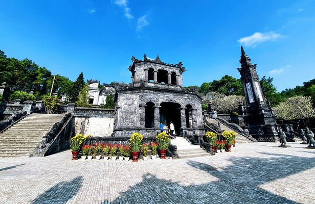 Hue Imperial City Private Tour with Royal Lunch