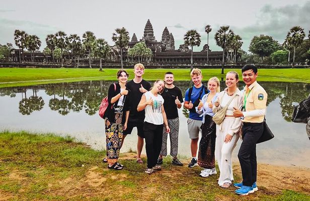 Angkor Wat Sunrise: Exclusive Private Tour!
