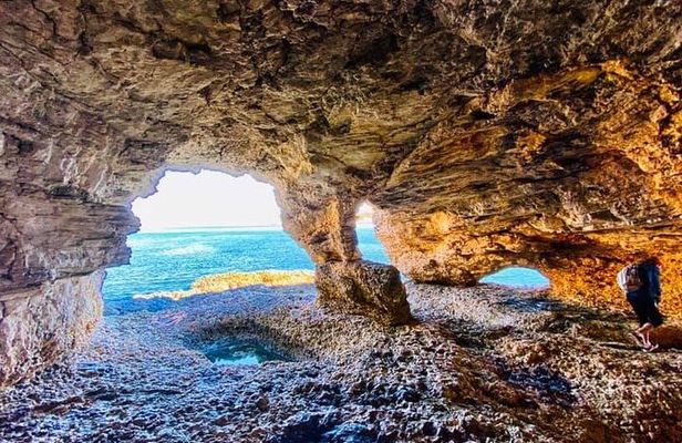 4 hours of Discovery, Snorkeling, natural jacuzzi, pirate cave