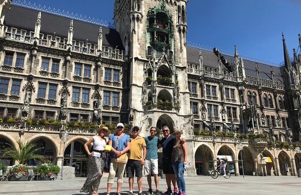 Munich : Private Walking Tour with Local Guide ( Private tour )