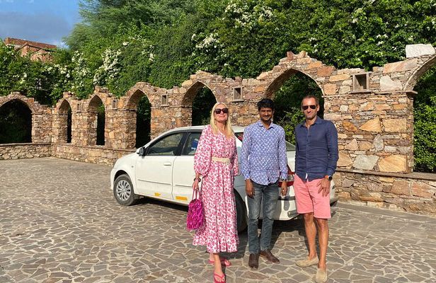 Full-Day Udaipur Sightseeing Tour by Private Car and Driver