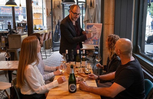 Paris Wine Tasting Experience in Montmartre