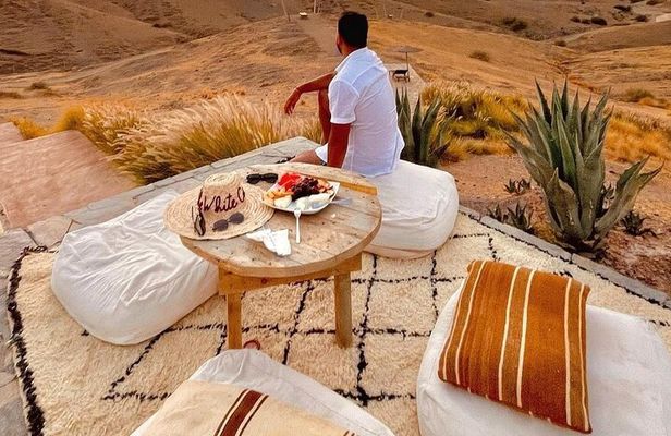 Dinner with Locals in agafay desert