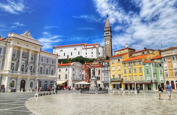 Postojna cave, Predjama castle and Piran tour from Ljubljana