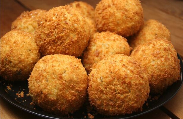 Arancini Course in Catania with Show Cooking Cannolo