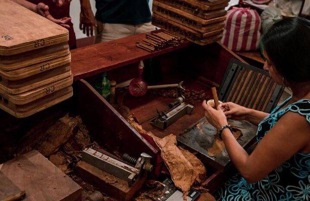 Cigar & Rum Tasting Experience (2 in 1 tour)