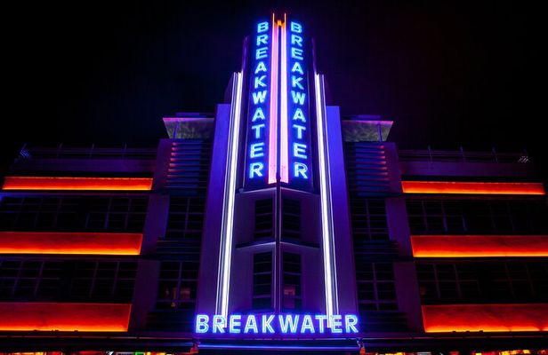 Miami Beach Bar Tour: Art Deco & Neon Lights by Local Historian