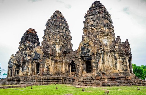 Lopburi Monkey Temple & Ayutthaya Old City Tour From Bangkok