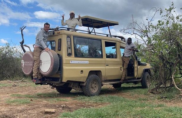 4 Days Tarangire Serengeti Ngorongoro Crater