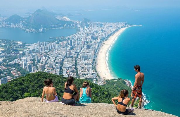Two Brothers Hike and Vidigal Favela Tour with a local