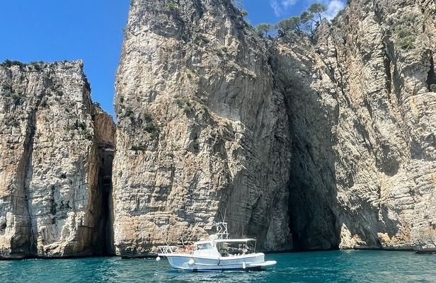 Guided boat excursion to Gaeta and Sperlonga