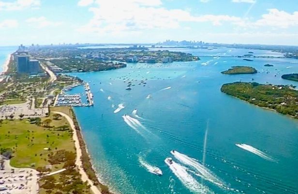 Romantic Plane Tour With Champagne