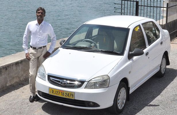 Full Day Udaipur Sightseeing and Heritage Walk with Guide