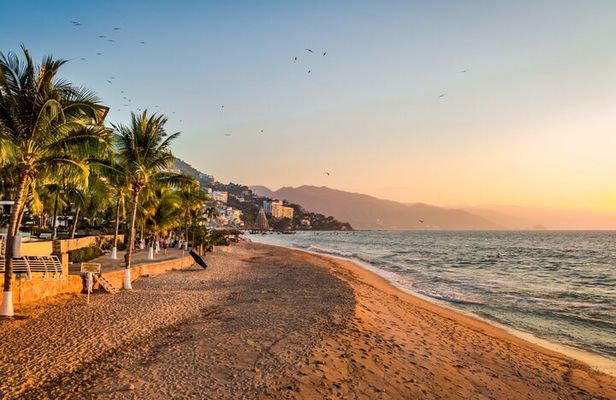 Private Romantic Walk in Puerto Vallarta Old Town