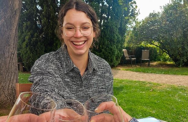 Kelowna Guided E-Bike Wine Tour with Tastings and Okanagan Lunch