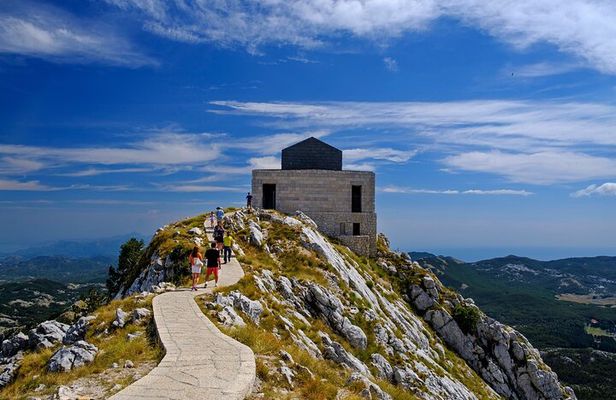 Montenegro: Lovcen Cable Car, Njegusi & Cetinje Day Tour