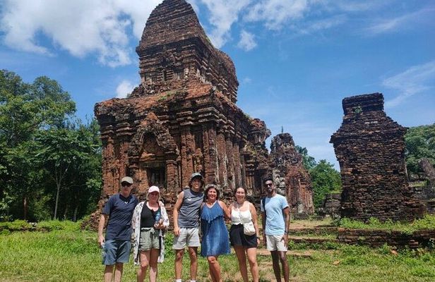 Deluxe Small Group Tour: My Son Holyland & Hoi An River Cruise