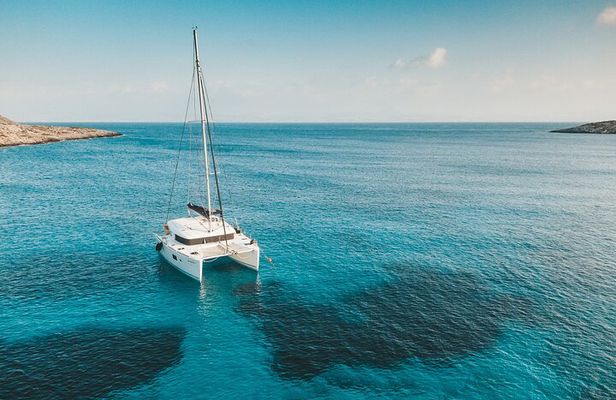 Small Group Santorini Catamaran Cruise with BBQ