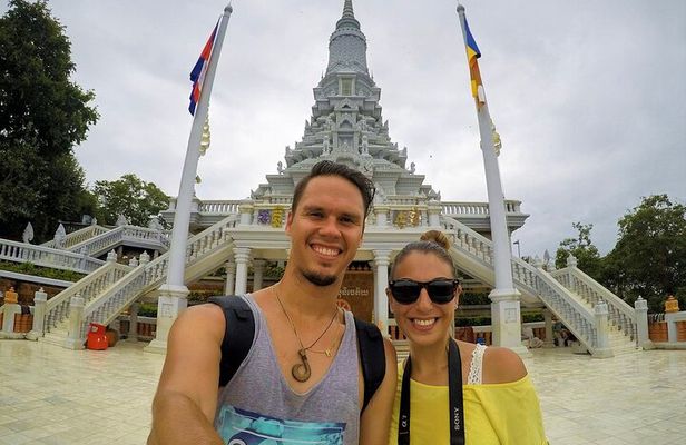 Day Trip to Oudong Mountain and Phnom Penh City Private Tour