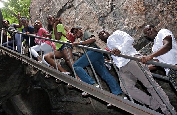 Caves and Cruise Tour in Ghana