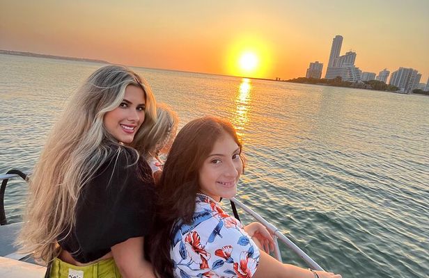 2 hrs Tour in Cartagena Bay with Sunset View