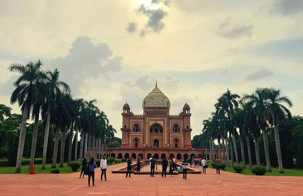 The best Private Old and New Delhi City tour in 8 Hours