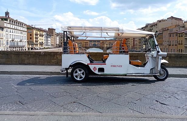 Tour of Florence OldTown in golf cart etuktuk (Minimum 2 PAX)