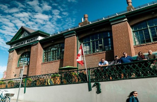 Best of Toronto Walking Tour W/ CN Tower and Boat Cruise