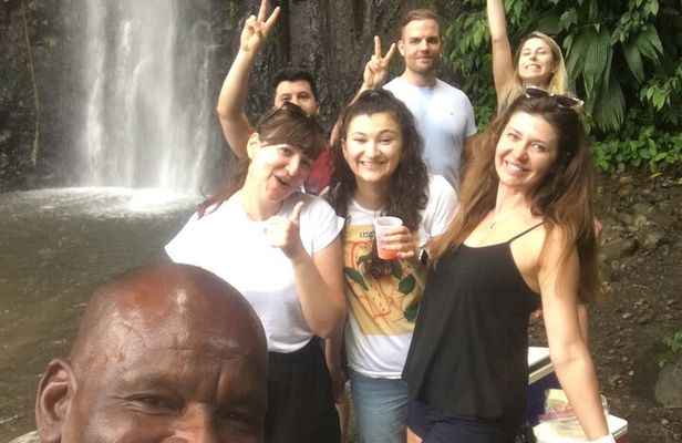 5 Hour Tour at Dark View Falls and Pirates of the Caribbean Set