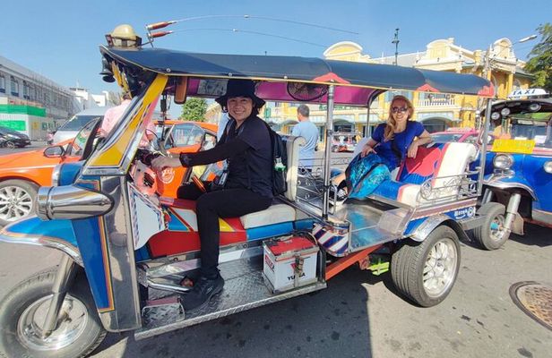 Private Custom Tour with a Local Guide