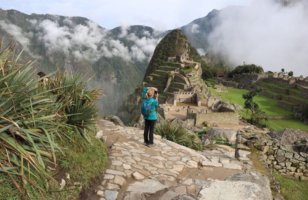 From Cusco: Classic Inca Jungle Trek – 4 Days with Train Return