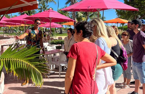 Miami Beach Art Deco & History Walk Tour with Design Enthusiast