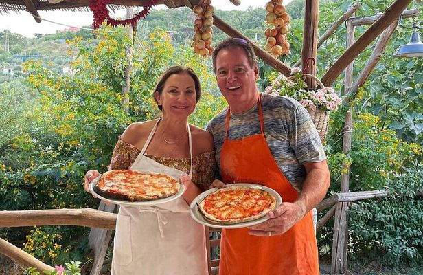 Sorrento Pizza Class with Wine, Limoncello and Transfer Included